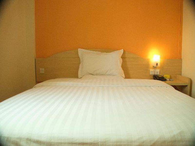 7 Days Inn Shanghai Hongkou Football Stadium Branch Bagian luar foto